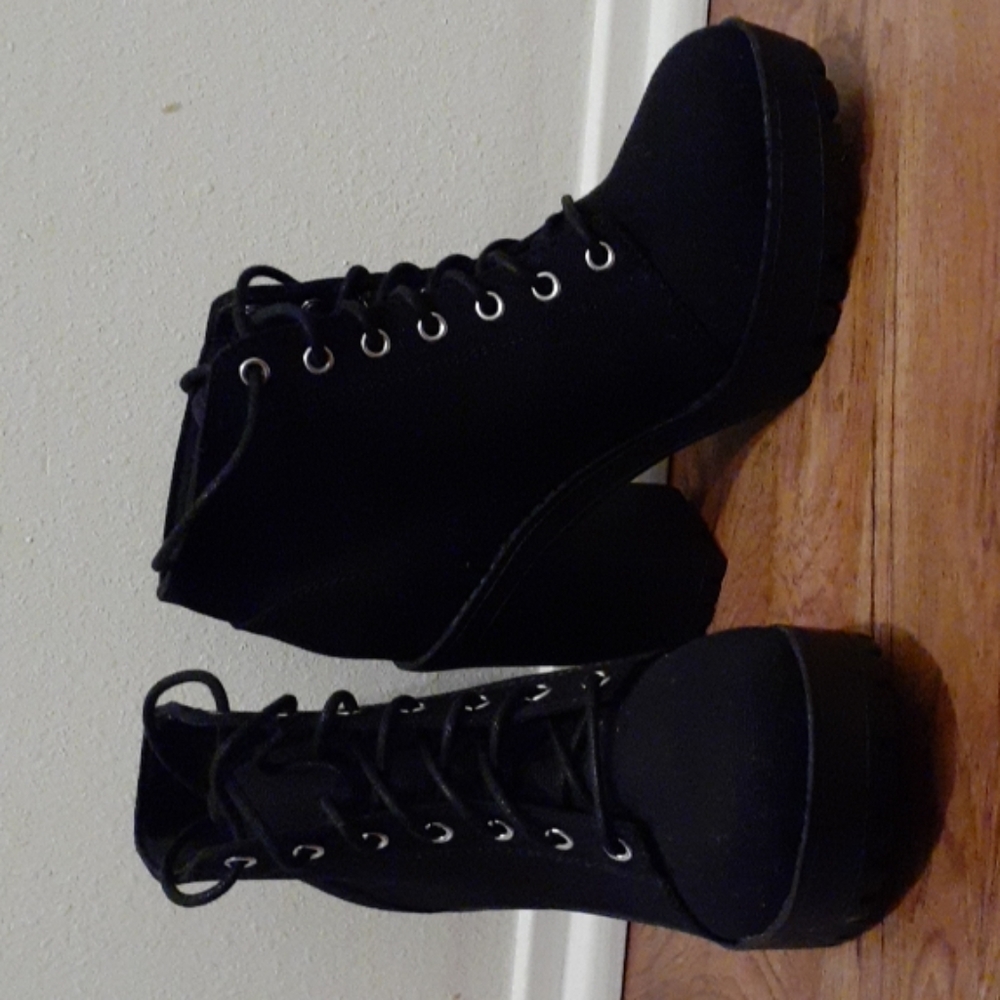 Divided booties